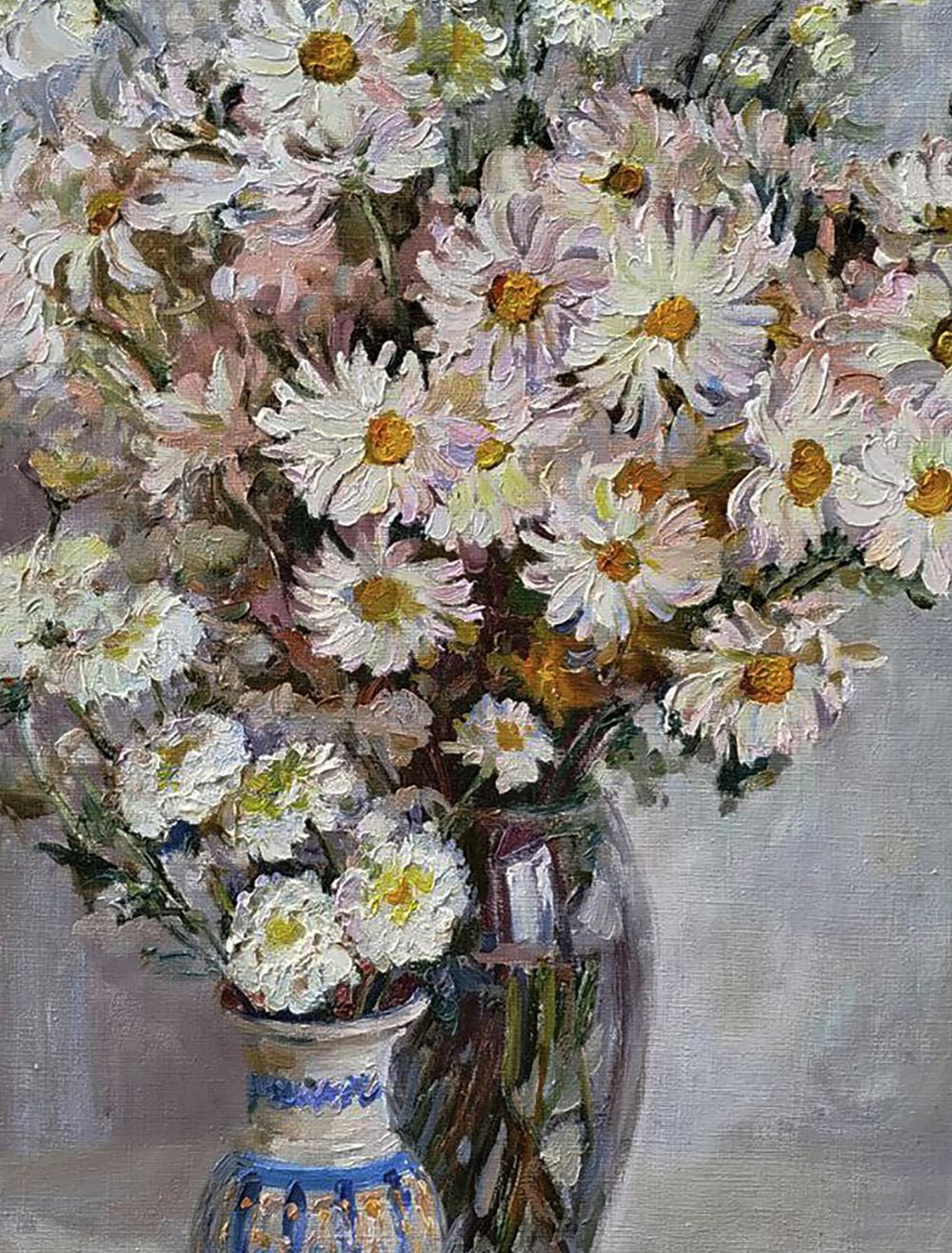 Oil painting of Leonid Pavlenko bouquet of white daisies in blue white vase
