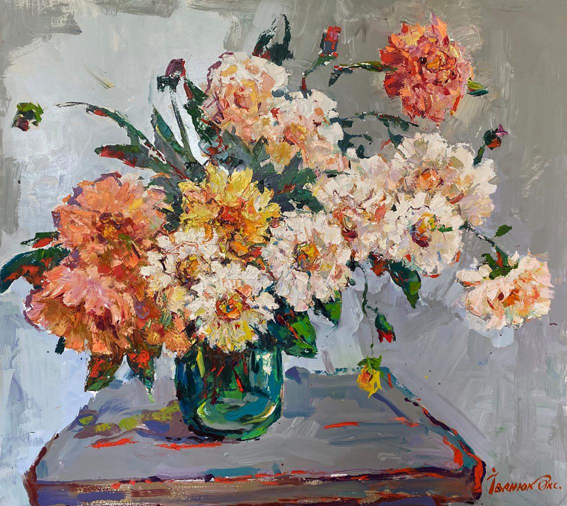 Oil painting of Autumn dahlias by Oksana Ivanyuk with peach carnations