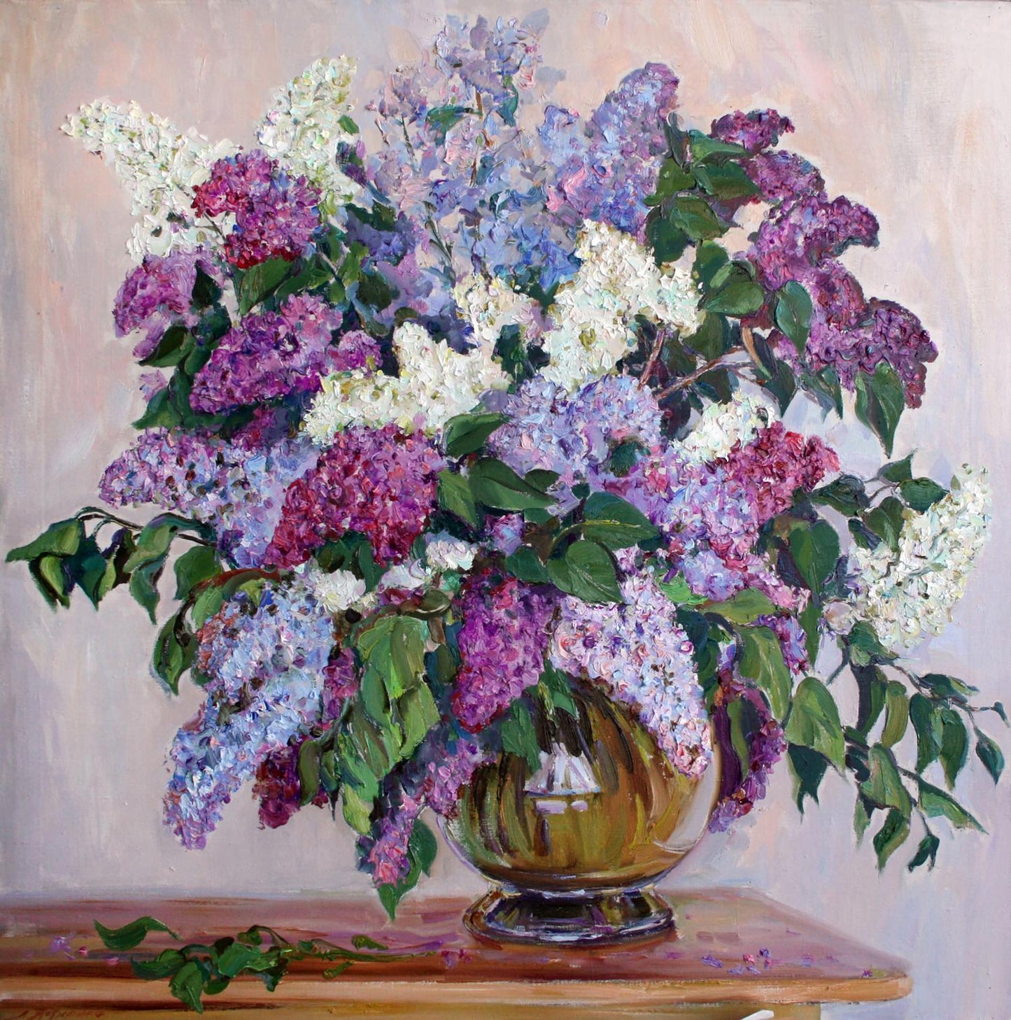 Oil painting of lush lilac bouquet in golden glass vase by Leonid Pavlenko