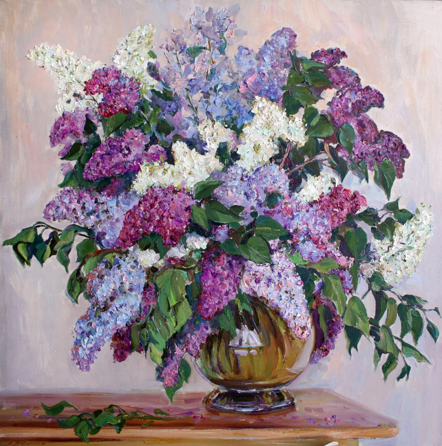 Oil painting of lush lilac bouquet in golden glass vase by Leonid Pavlenko