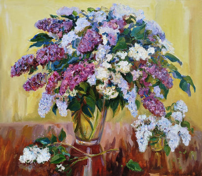 Oil painting of lilac bouquet in glass vase by Leonid Pavlenko