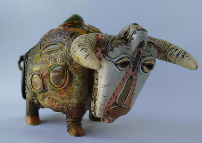 Steampunk big bull art object casket by Dmytro Kravtsov with stones