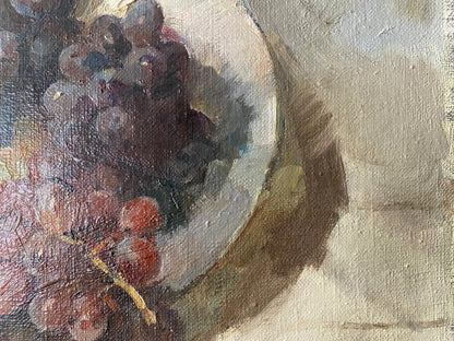 Oil painting Juicy grapes V. Tomov with textured dark purple reddish grapes