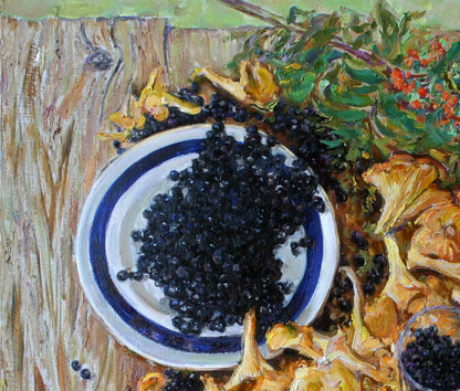 Oil painting by Leonid Pavlenko: plate with blue rim holding glossy blackberries