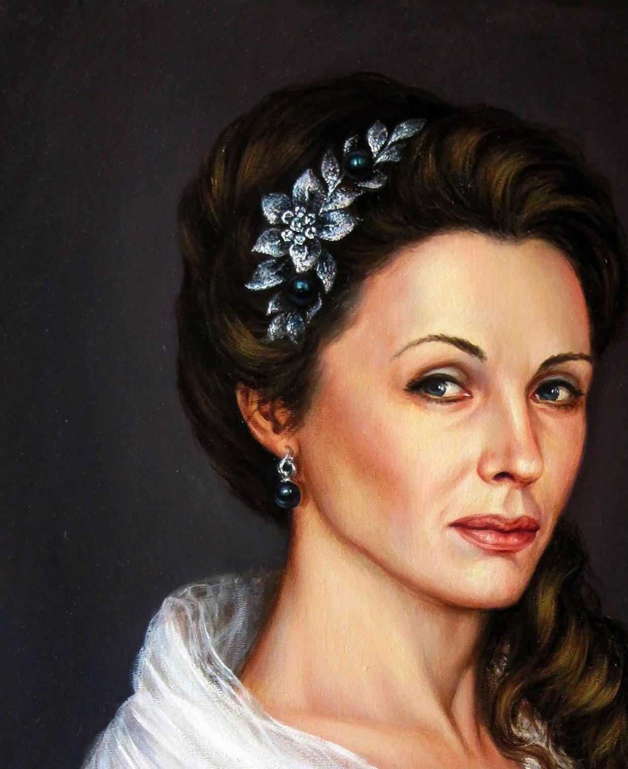 Silver floral headpiece with dark blue pearls in Margarita Valeriy Bulat portrait