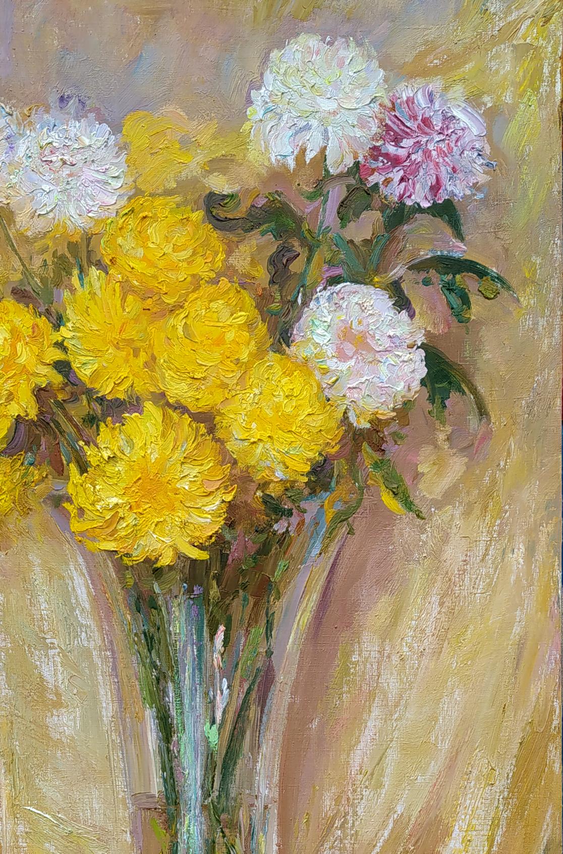 Oil painting Autumn mood by Leonid Pavlenko: yellow, white, pink chrysanthemums in vase