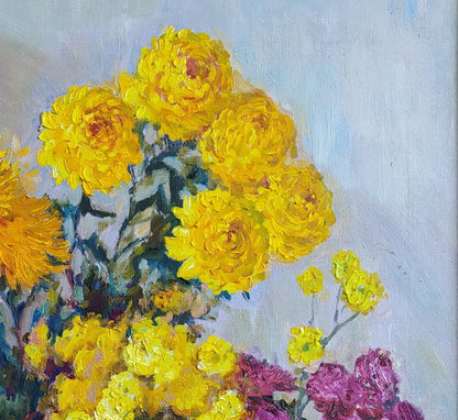 Oil painting Chrysanthemums by Leonid Pavlenko with yellow and purple flowers
