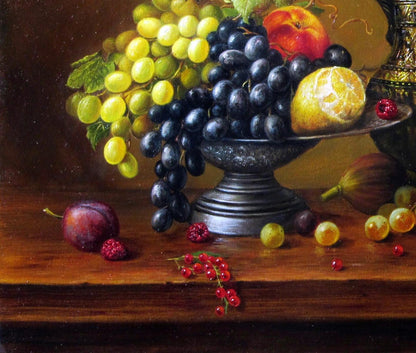 Oil painting Fruits of the Earth by Valeriy Bulat: ornate bowl of grapes