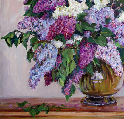 Oil painting of lilac bouquet by Leonid Pavlenko with purple and white blossoms