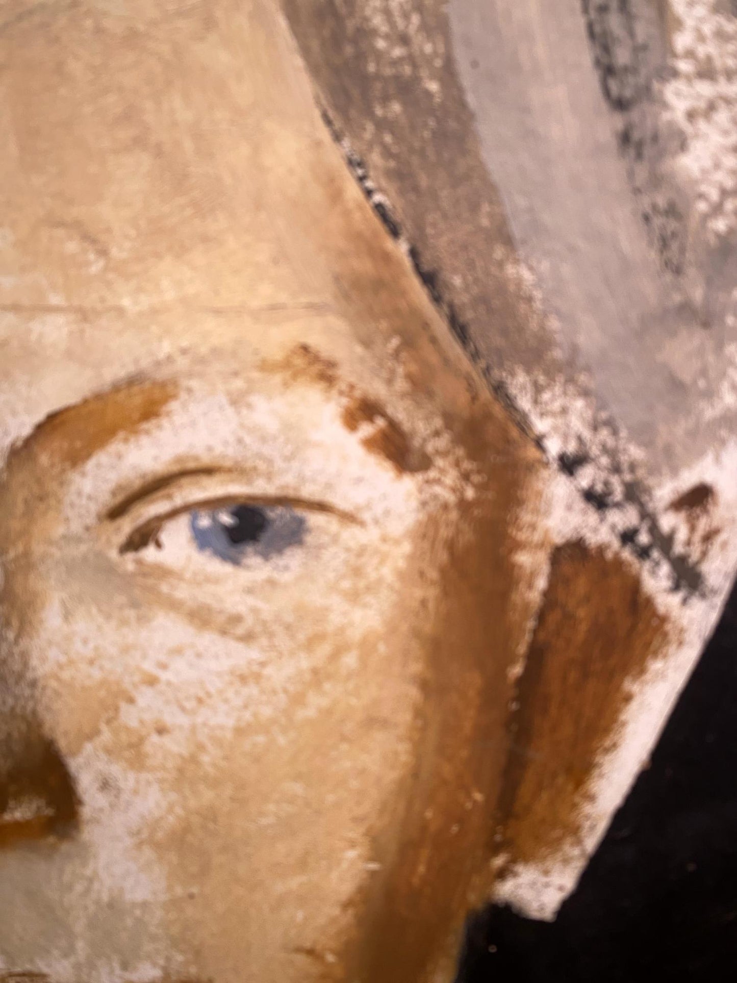 Weathered beige wooden face sculpture in Oil painting Moms portrait Leonid Stil