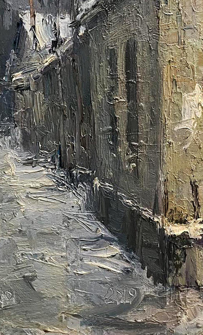 Textured oil painting of snowy alleyway by Volodymyr Pashchenko