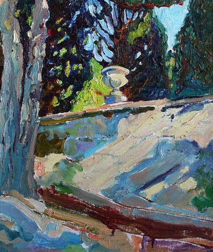 Oil painting Morning in the park by Leonid Pavlenko: white urn on stone ledge amid lush foliage