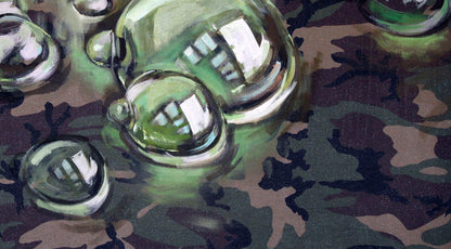 Oil painting Bubbles Ed Potapenkov: transparent spherical water droplets on camouflage surface