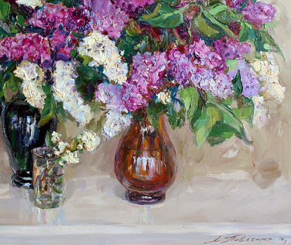 Oil painting of vibrant lilacs in amber vase by Leonid Pavlenko