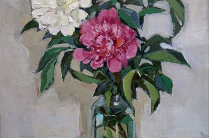 Nikolay Ivanovich Buryachok portrayed a bouquet of flowers in oil