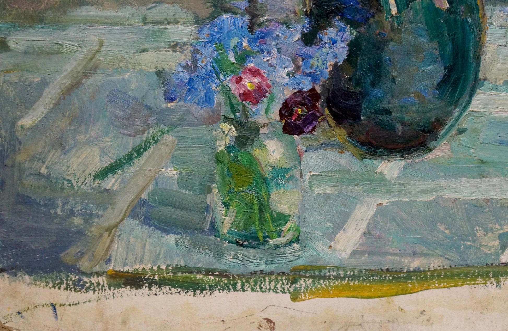 Oil painting of lilac bouquet by Vera Dovgalevskaya in clear glass vase
