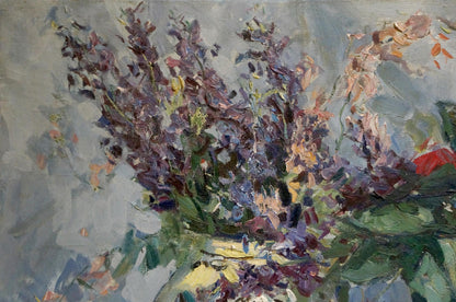 Oil painting of Vera Dovgalevskaya’s purple pink rose lilac bouquet in yellow vase
