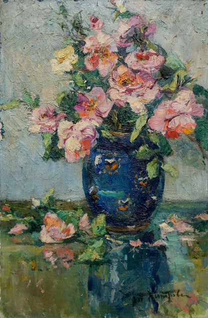 Oil painting by Hitrova Tamara Aleksandrovna: blue vase with gold accents, pink and white roses