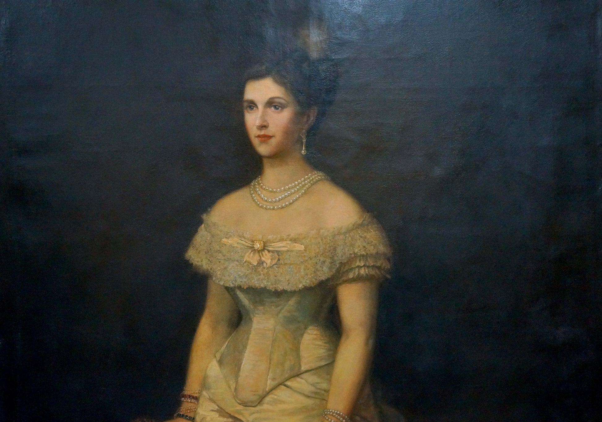 Oil painting portrait of woman in cream lace gown by Leman Nikolay Adolfovich