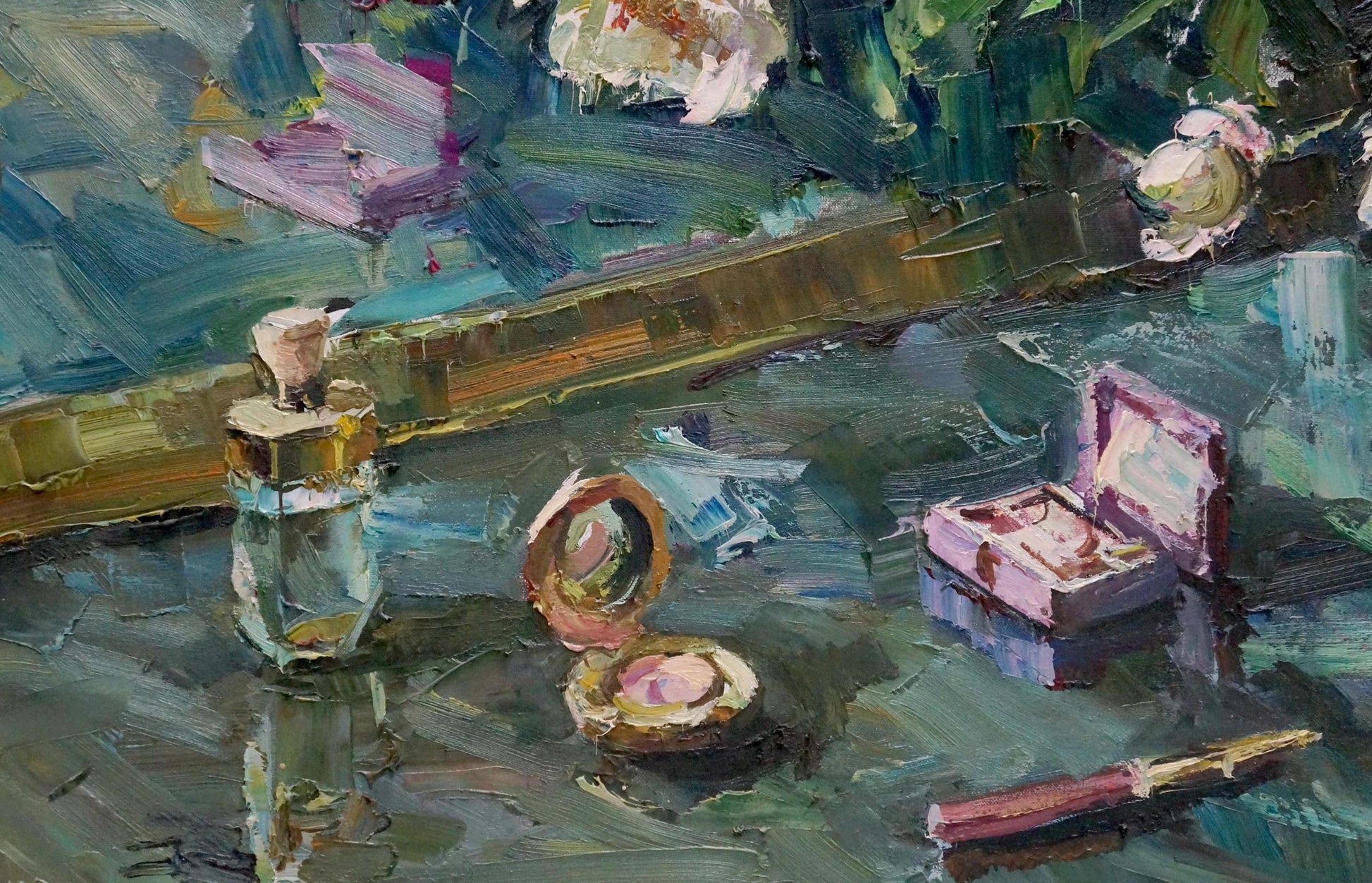 Open pink compact powder case with gold lid and mirror, Oil painting Peonies by Shapovalov