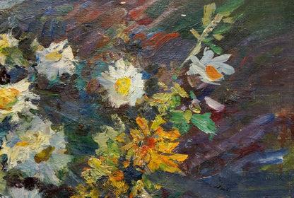 Vibrant oil painting of white daisies and yellow chrysanthemums by Nadezhda Dmitrievna Kompaniets-Kiyanchenko