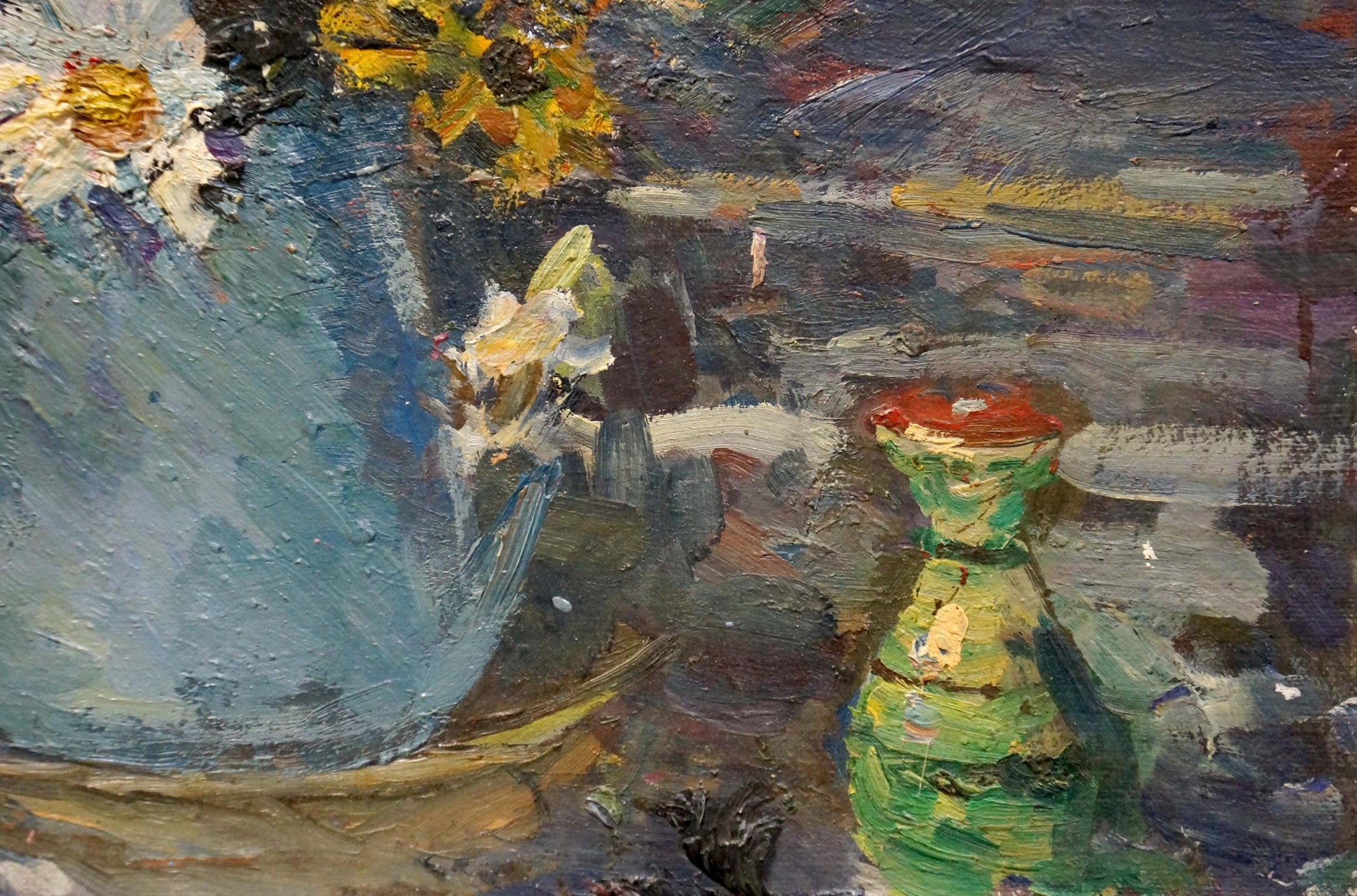 Oil painting of small green ceramic vase with red lid by Kompaniets-Kiyanchenko Nadezhda Dmitrievna
