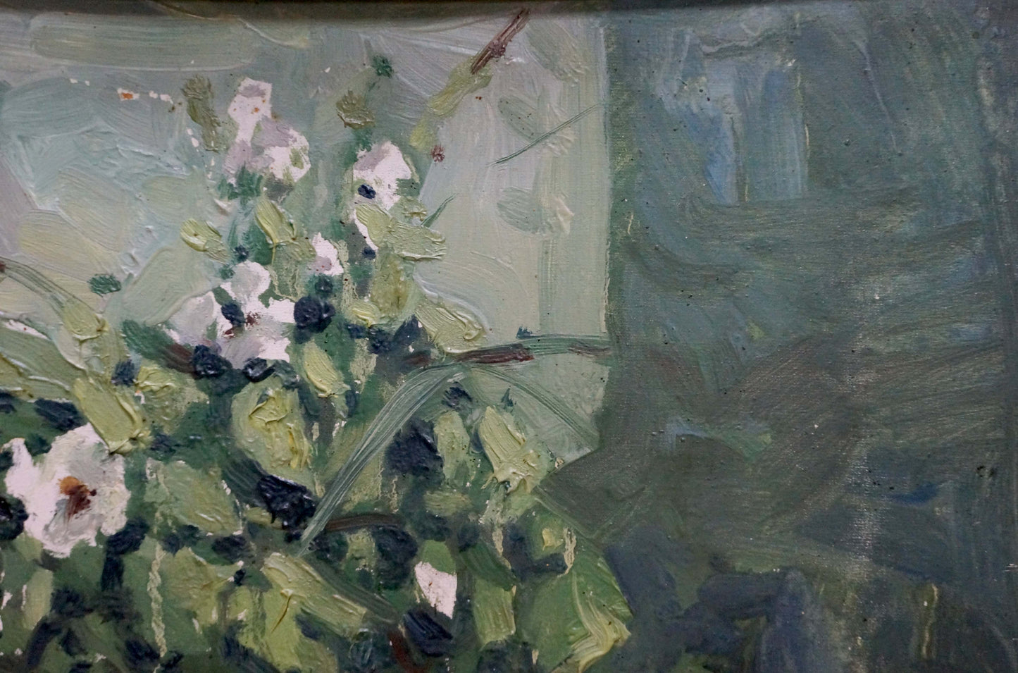 Oil painting of white flower bouquet by Kompaniyets-Kiyanchenko Nadezhda Dmitriyevna