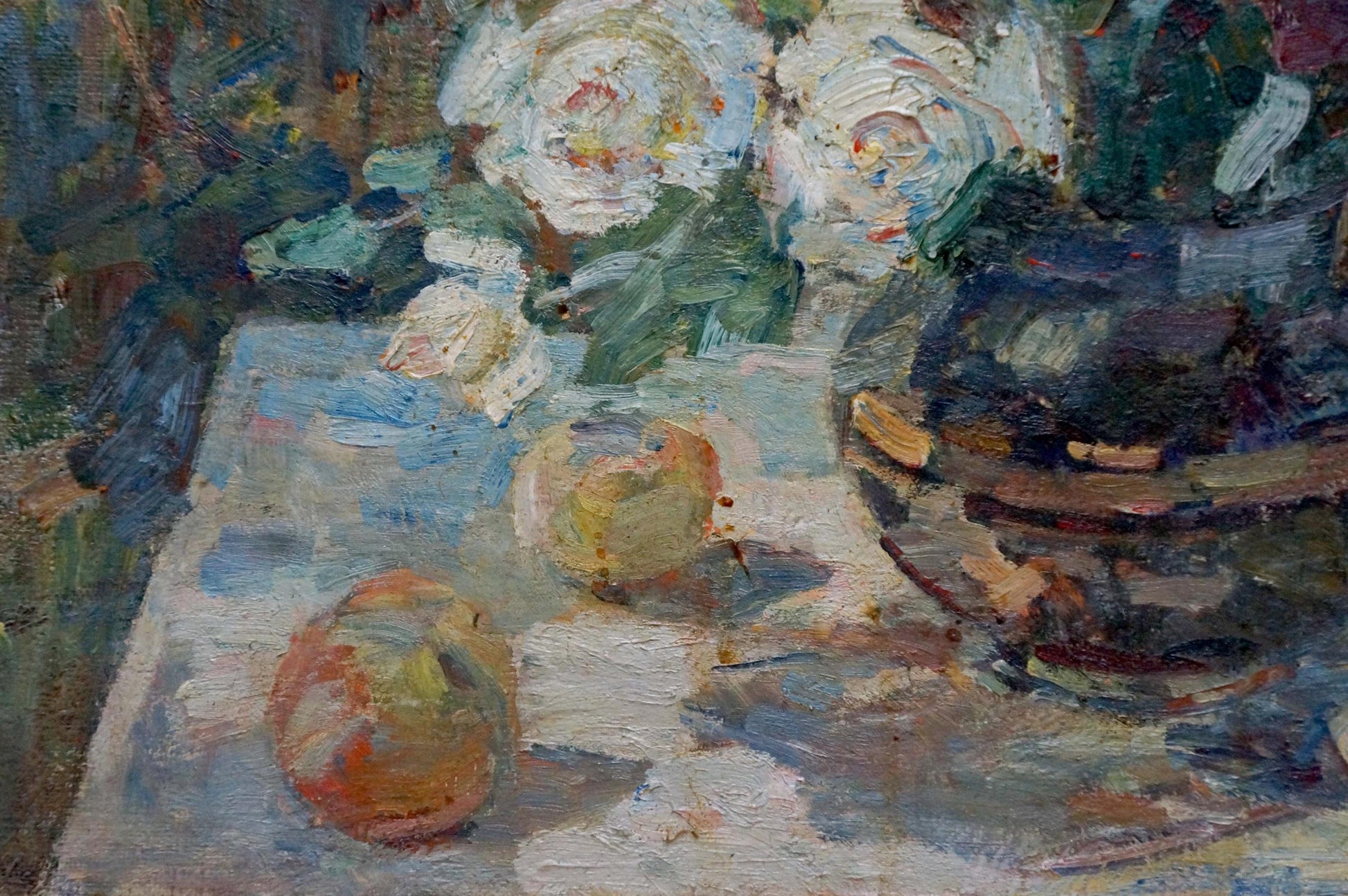 Oil painting Roses by Naumova Tamara Sergeevna with white roses