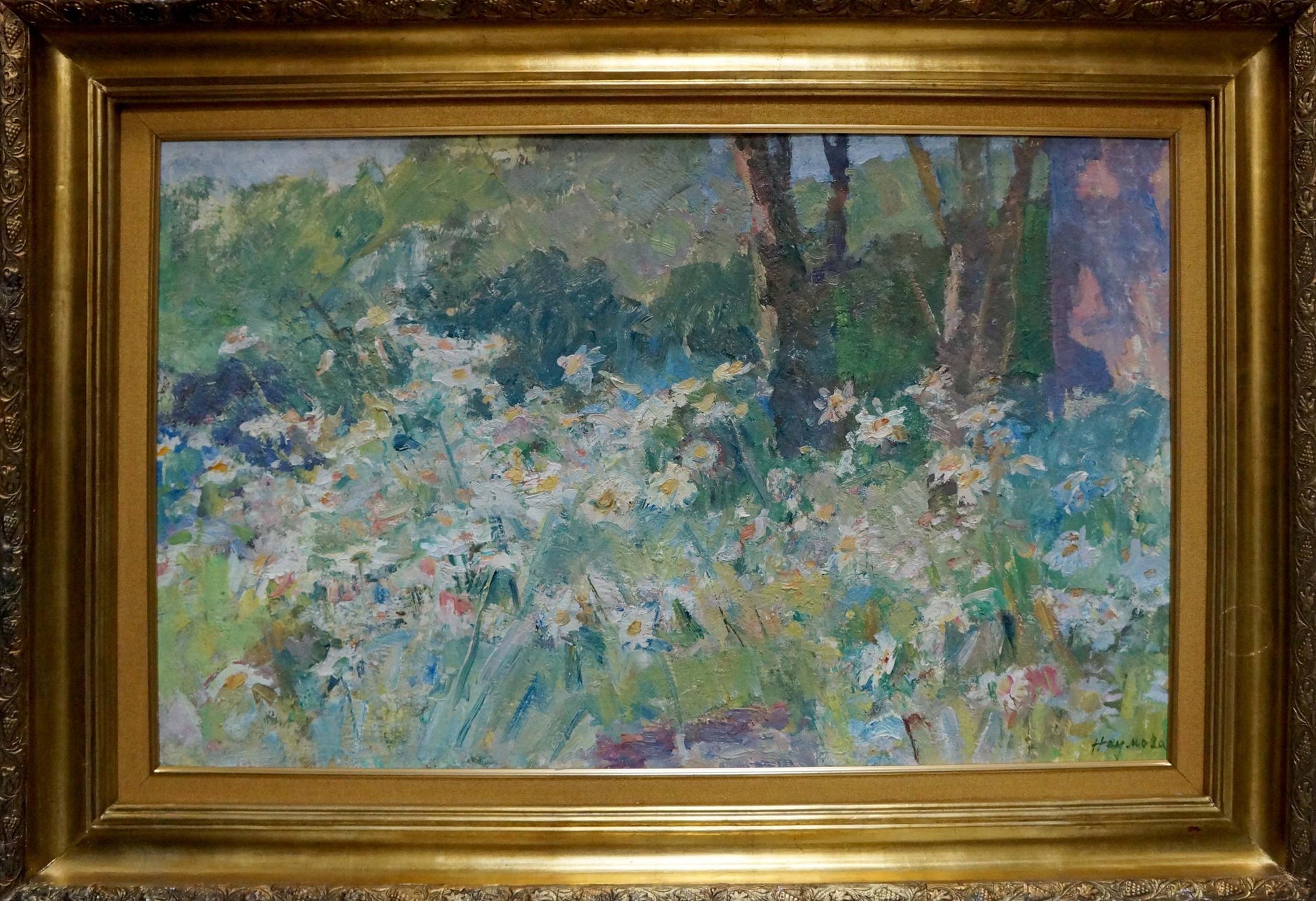 Oil painting Daisies by Naumova Tamara Sergeevna in gilded frame
