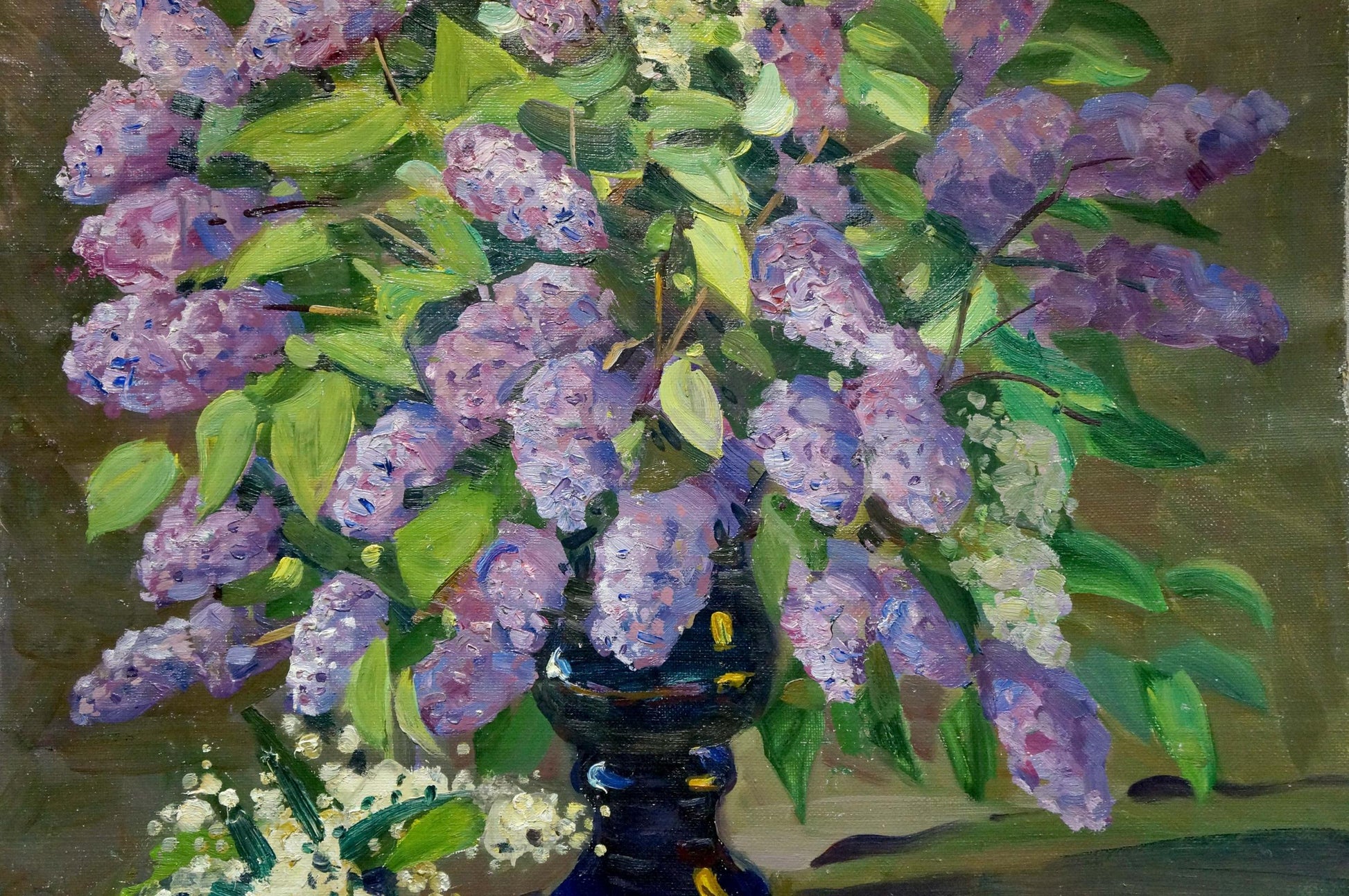 Oil painting of luxurious purple lilac bouquet in dark blue vase