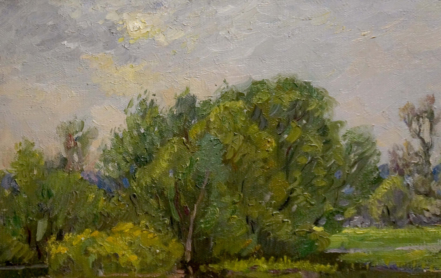 Impressionistic oil painting of lush green tree by Alexander Mynka