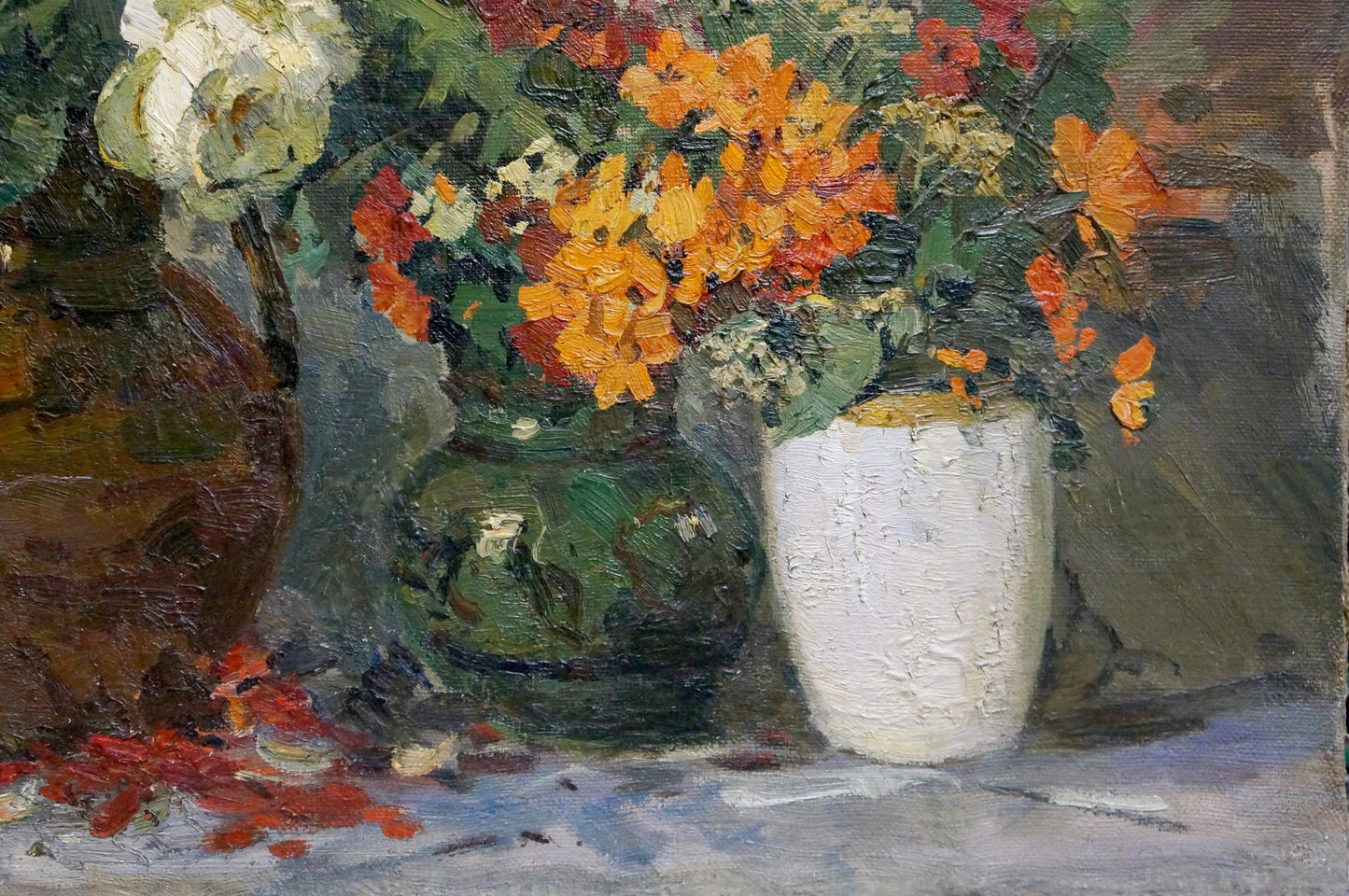Oil painting of Khodchenko Lev Pavlovich flowers in white textured vase