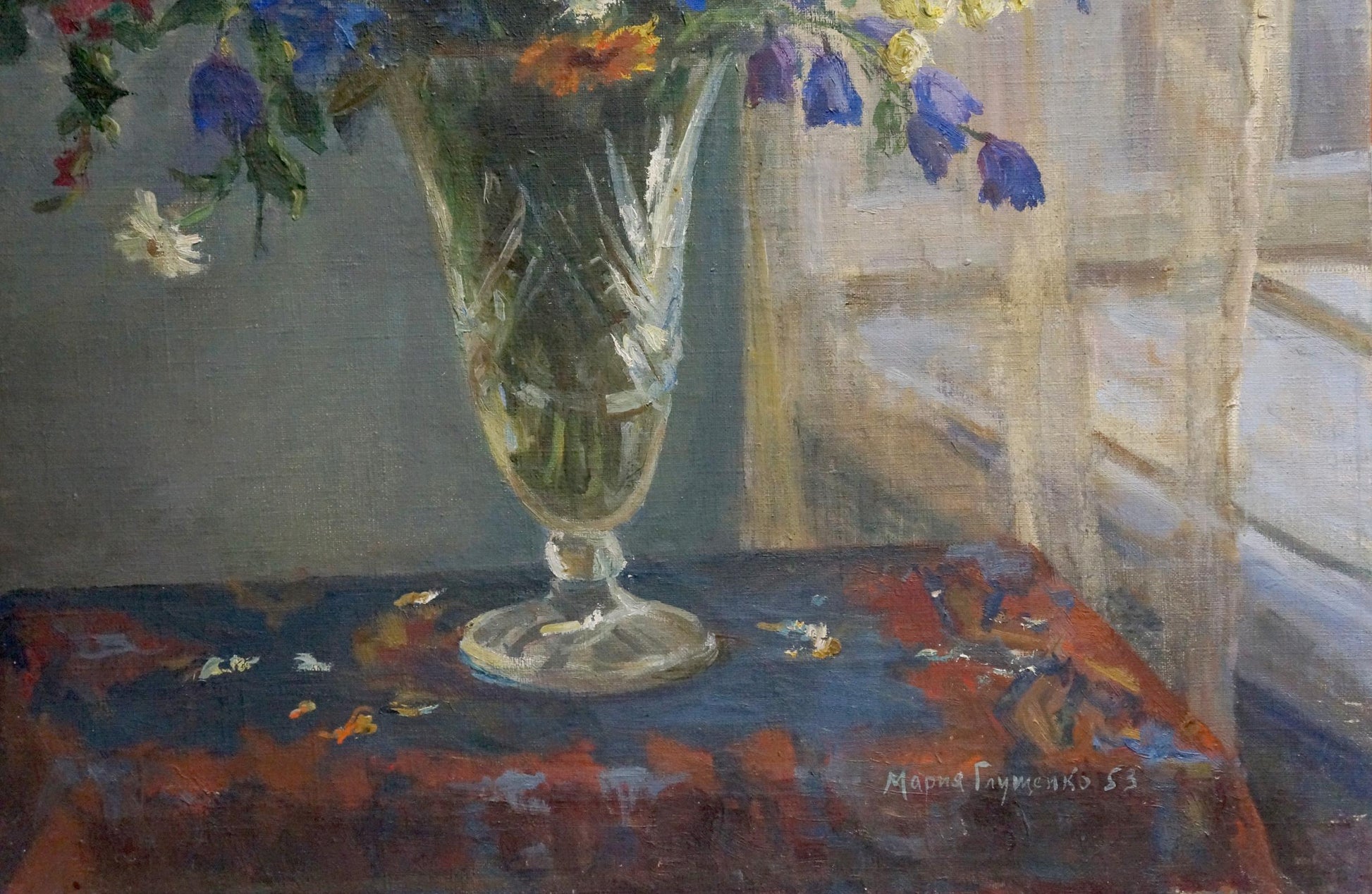 Oil painting Flowers Maria Glushchenko: colorful faceted vase with blue and orange blooms