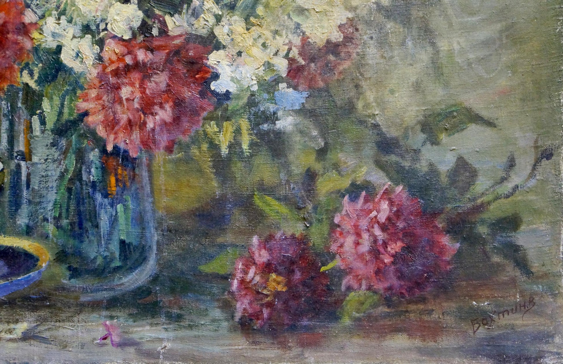 Oil painting Breakfast by Victor Vladimirovich Bakhtin with vase of red white flowers