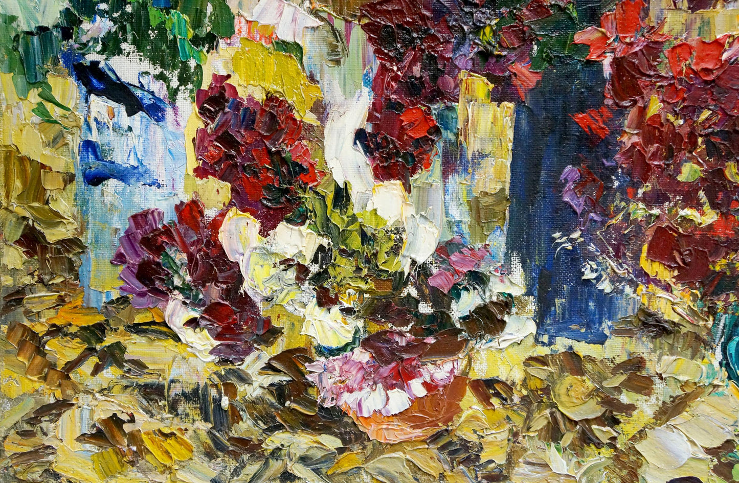 Vibrant impressionistic oil painting of flowers by Evgeny Shapovalov