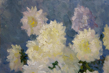 Oil painting of white pink chrysanthemums by Vasily Ignatievich Nepiypivo on blue background