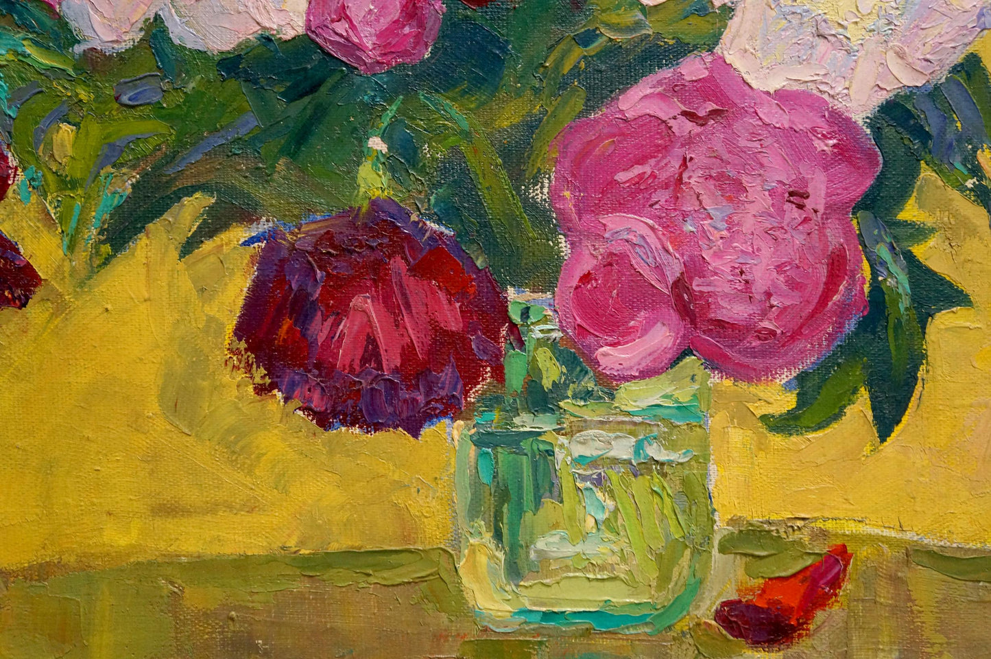 Oil painting of pink and red peonies in vase by Vandalovsky Sergey Viktorovich