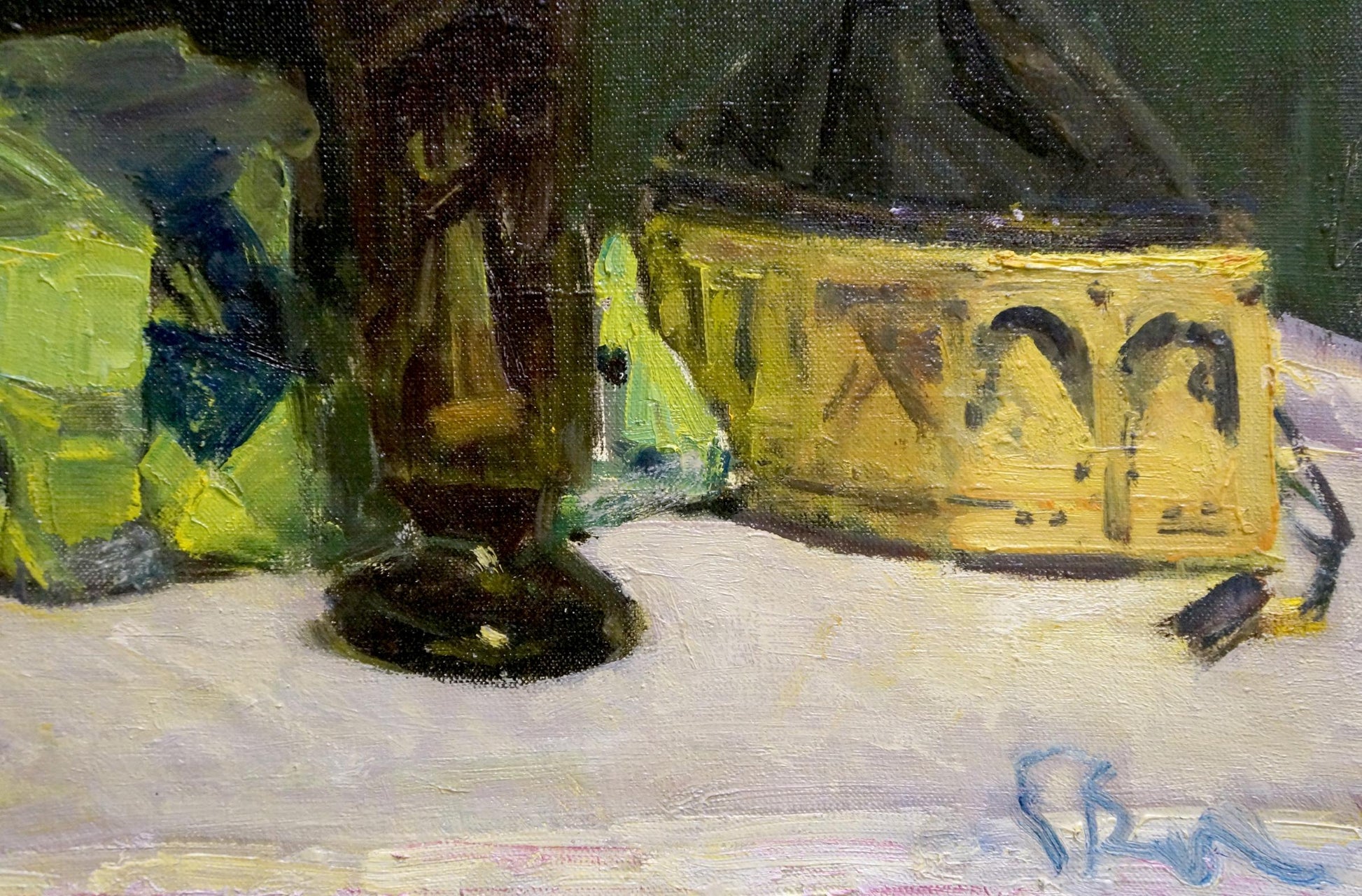 Oil painting Chrysanthemums by Evgeny Vechtomov in ornate golden box