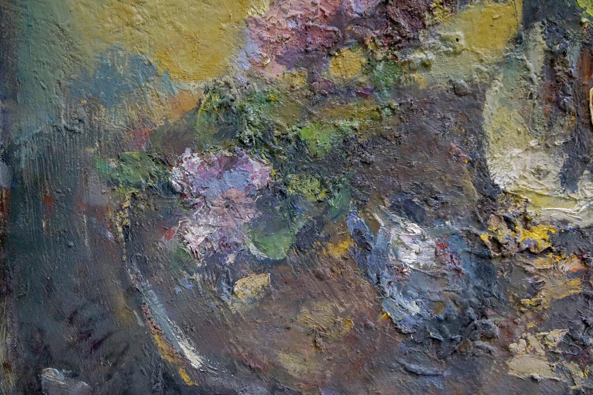 Textured impressionistic oil painting of lilac bouquet on table by Sergey Dupliy