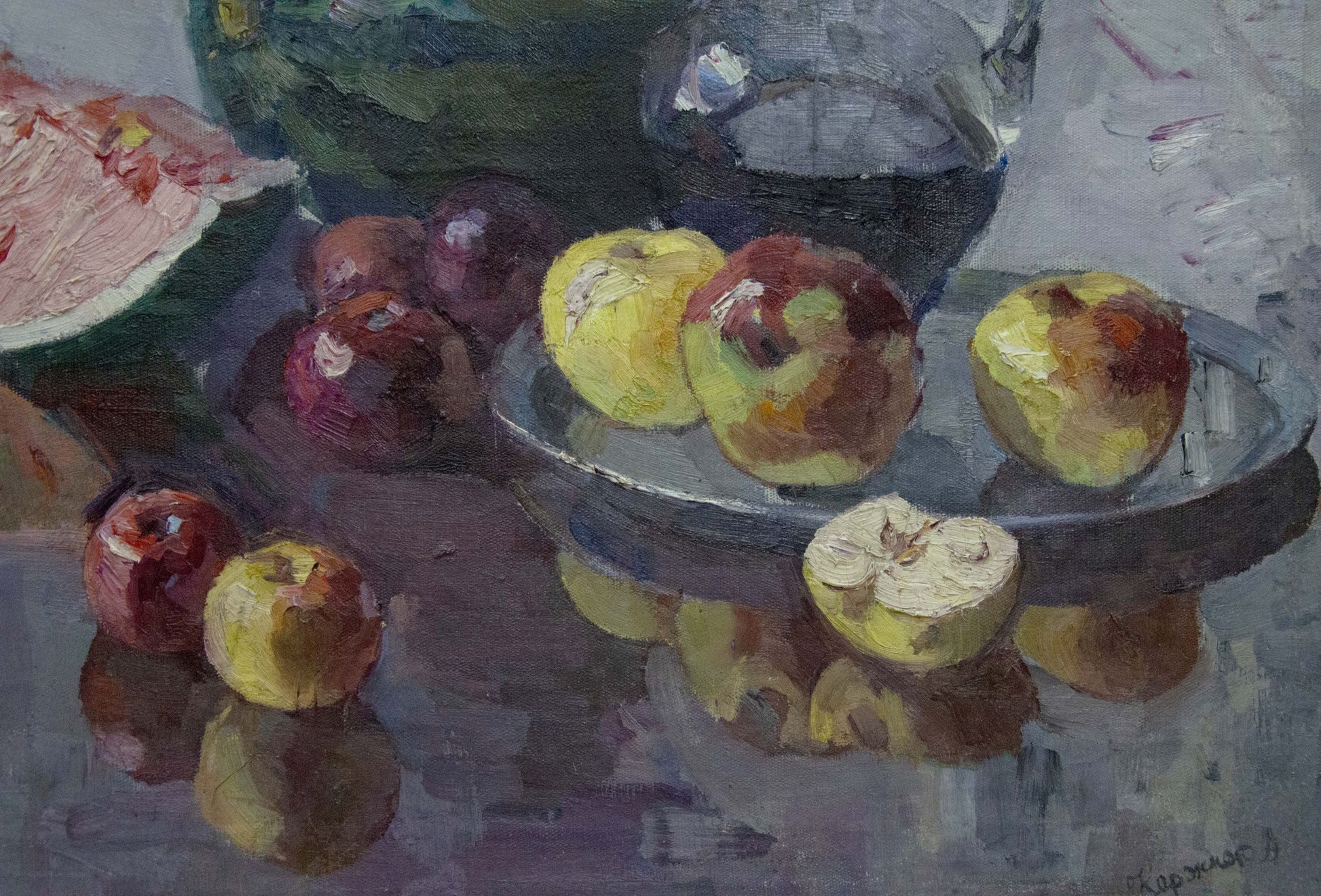 Oil painting by Kerzhner Alexander Haskelevich: silver plate with yellow red apples, one sliced