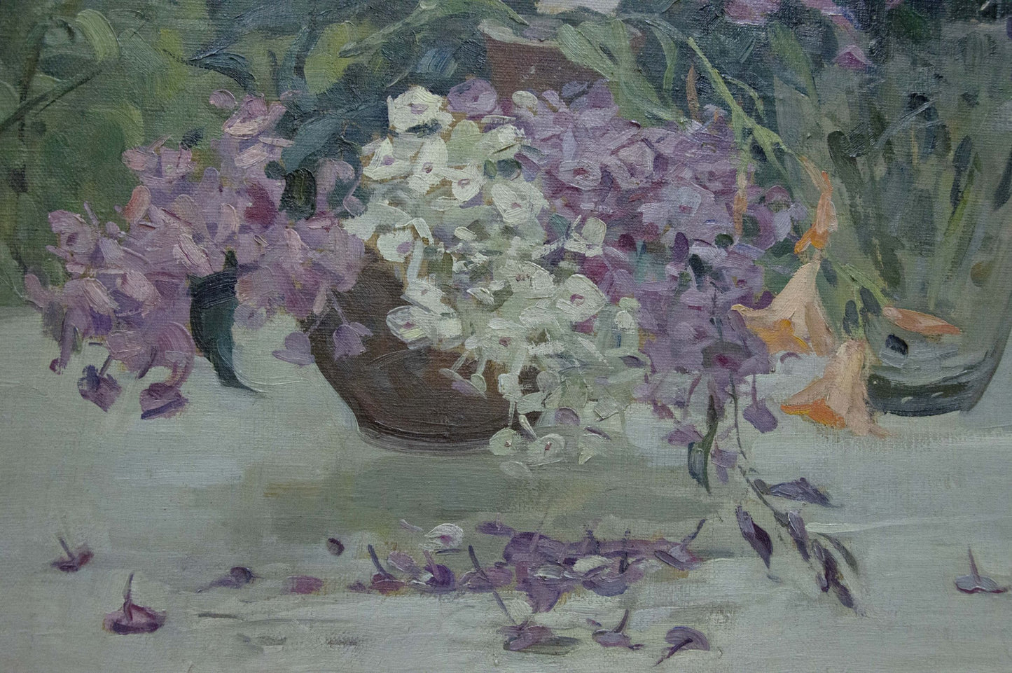 Oil painting of rustic brown vase with purple white lilac by Nadezhda Kompaniyets-Kiyanchenko