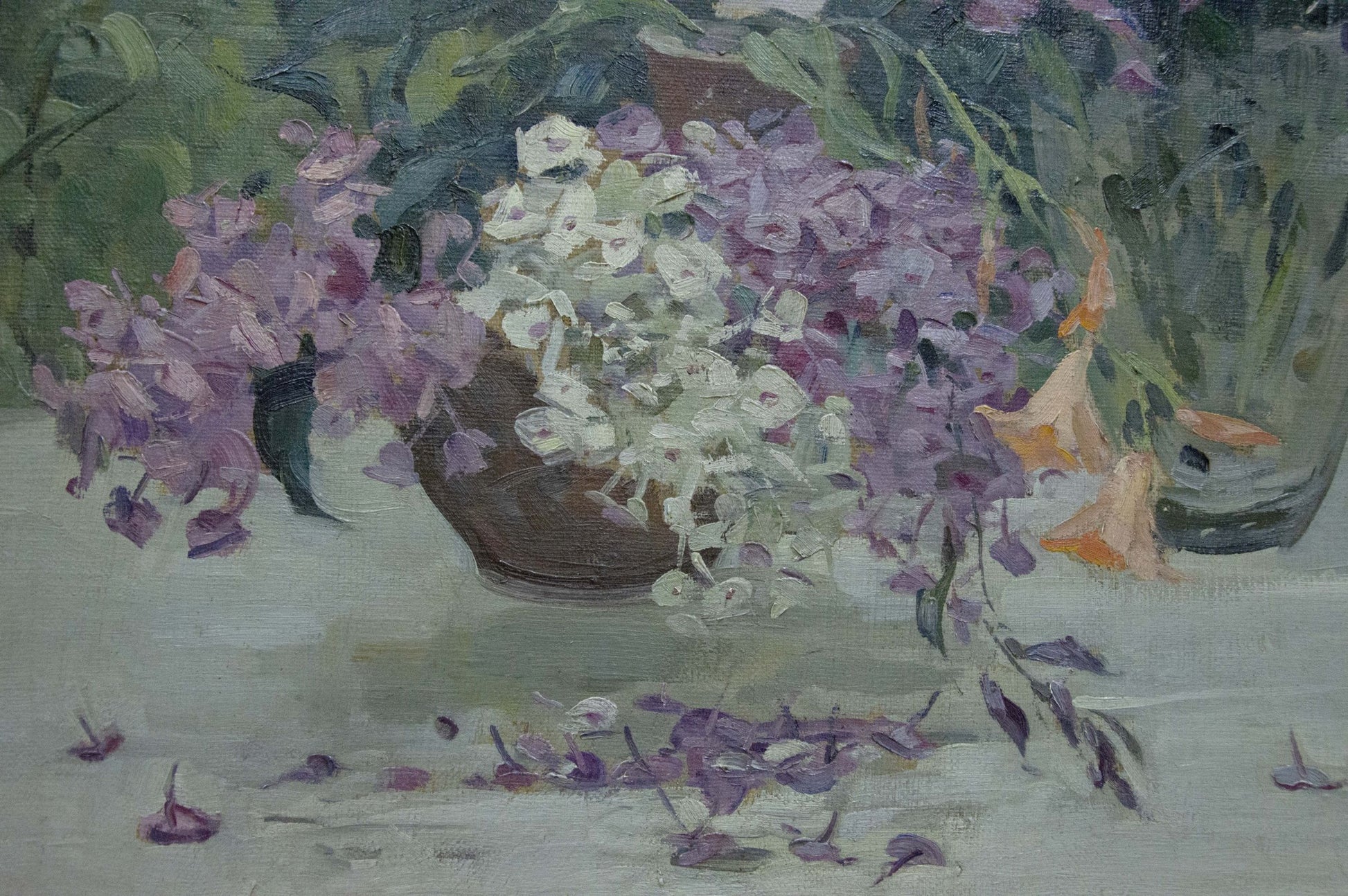 Oil painting of rustic brown vase with purple white lilac by Nadezhda Kompaniyets-Kiyanchenko