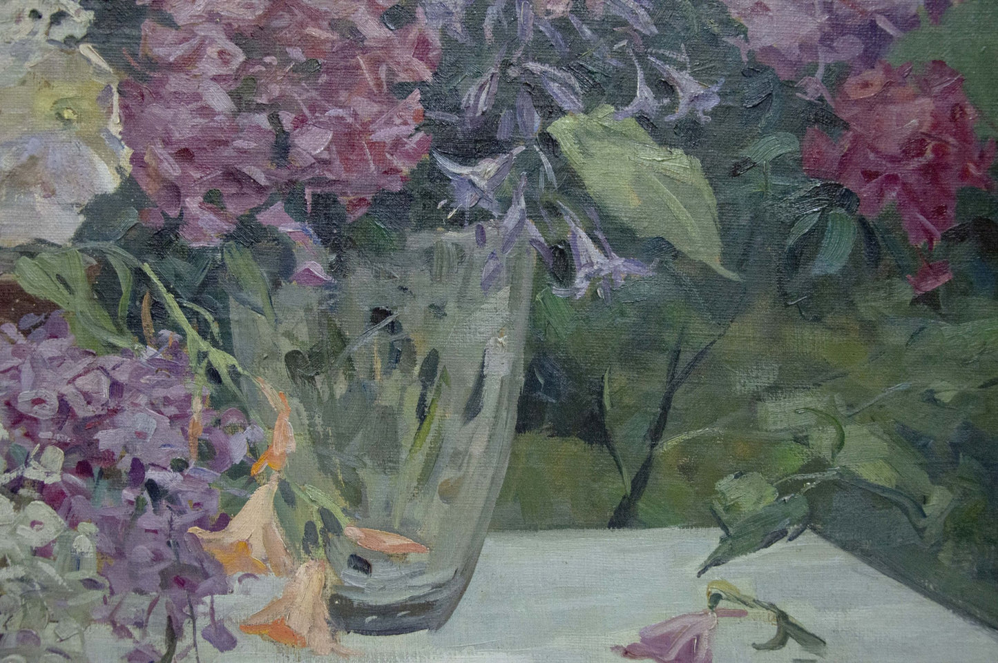 Oil painting of lush purple pink hydrangeas in glass vase by Nadezhda Kompaniyets-Kiyanchenko