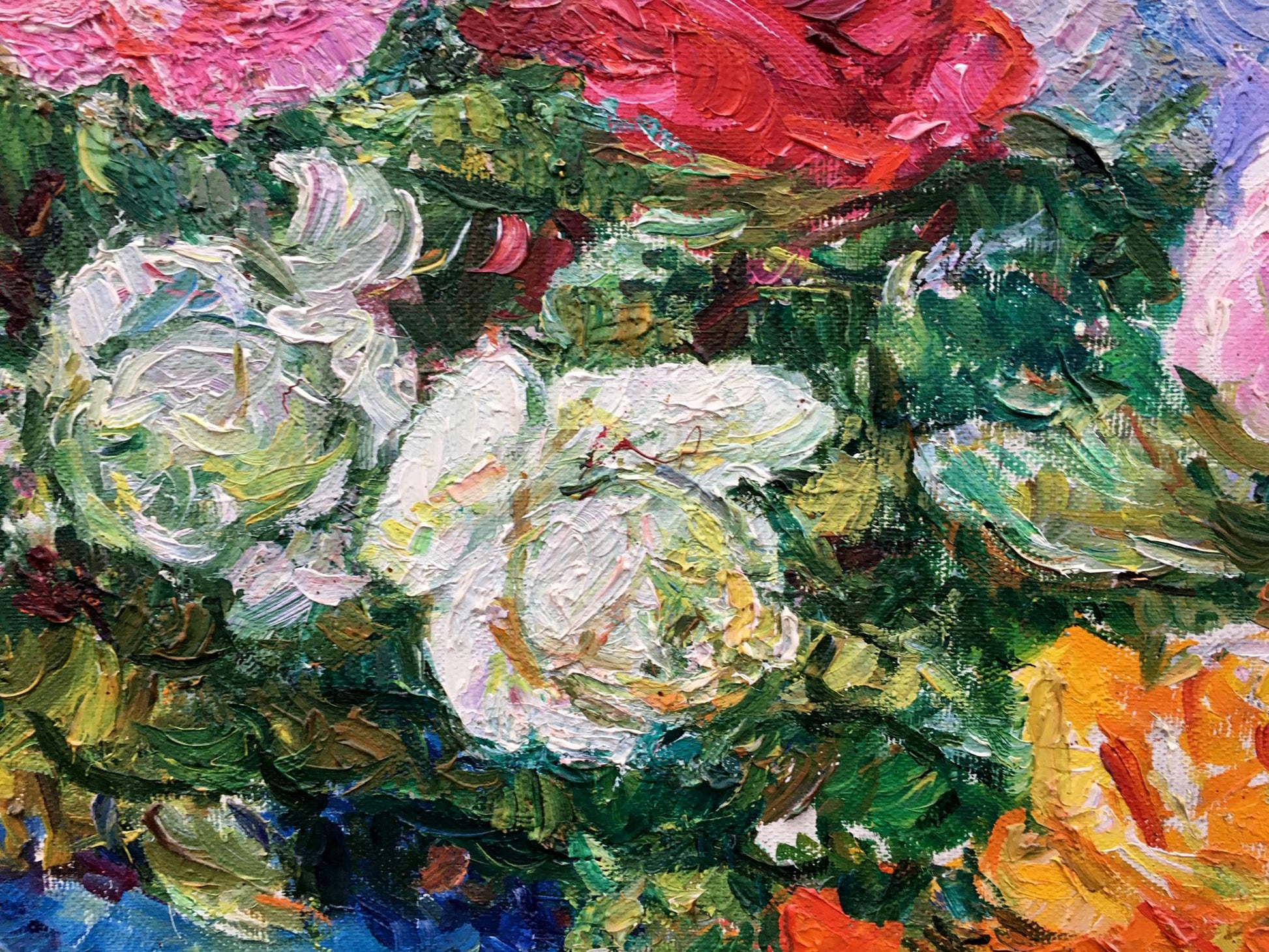 Vibrant impressionist oil painting of roses by Tamara Aleksandrovna Khitrova