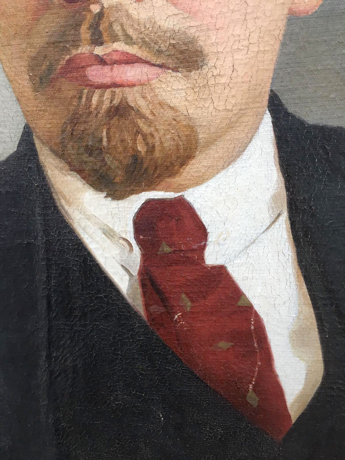 Lenin portrait oil painting with red tie, gold patterns, white collar, dark suit