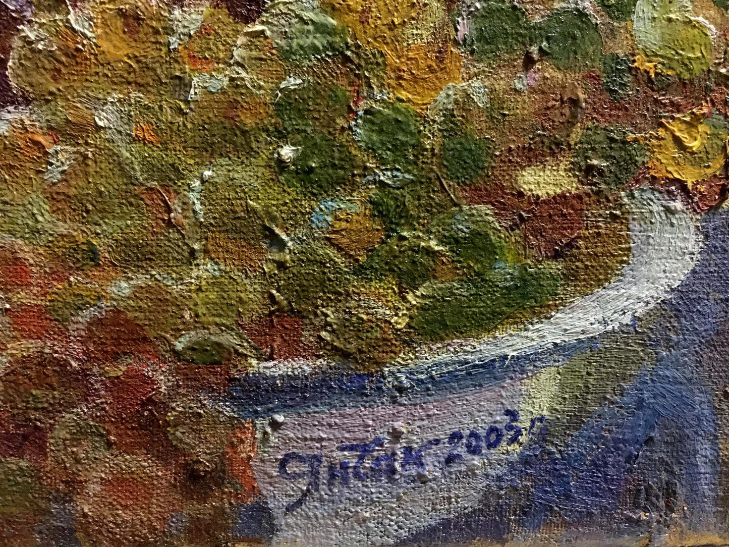 Textured oil painting of green grapes in bowl by Yanchak Elena Vaclavovna