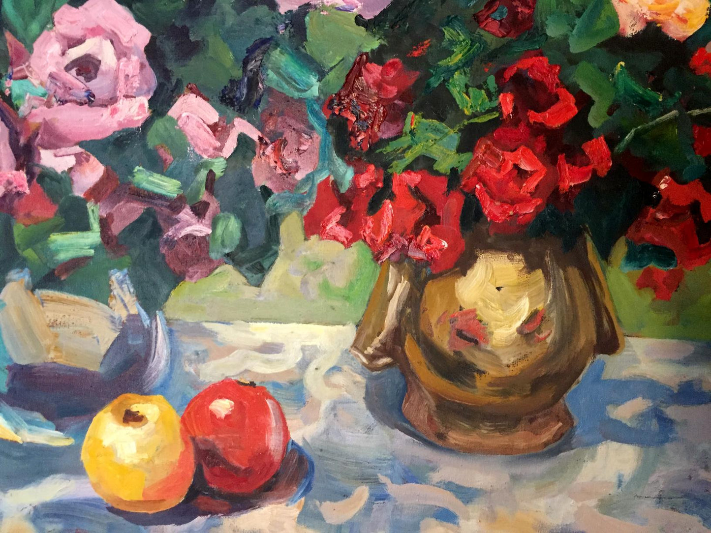 Oil painting Still life Zinaida Arsenieva with golden vase of red pink roses