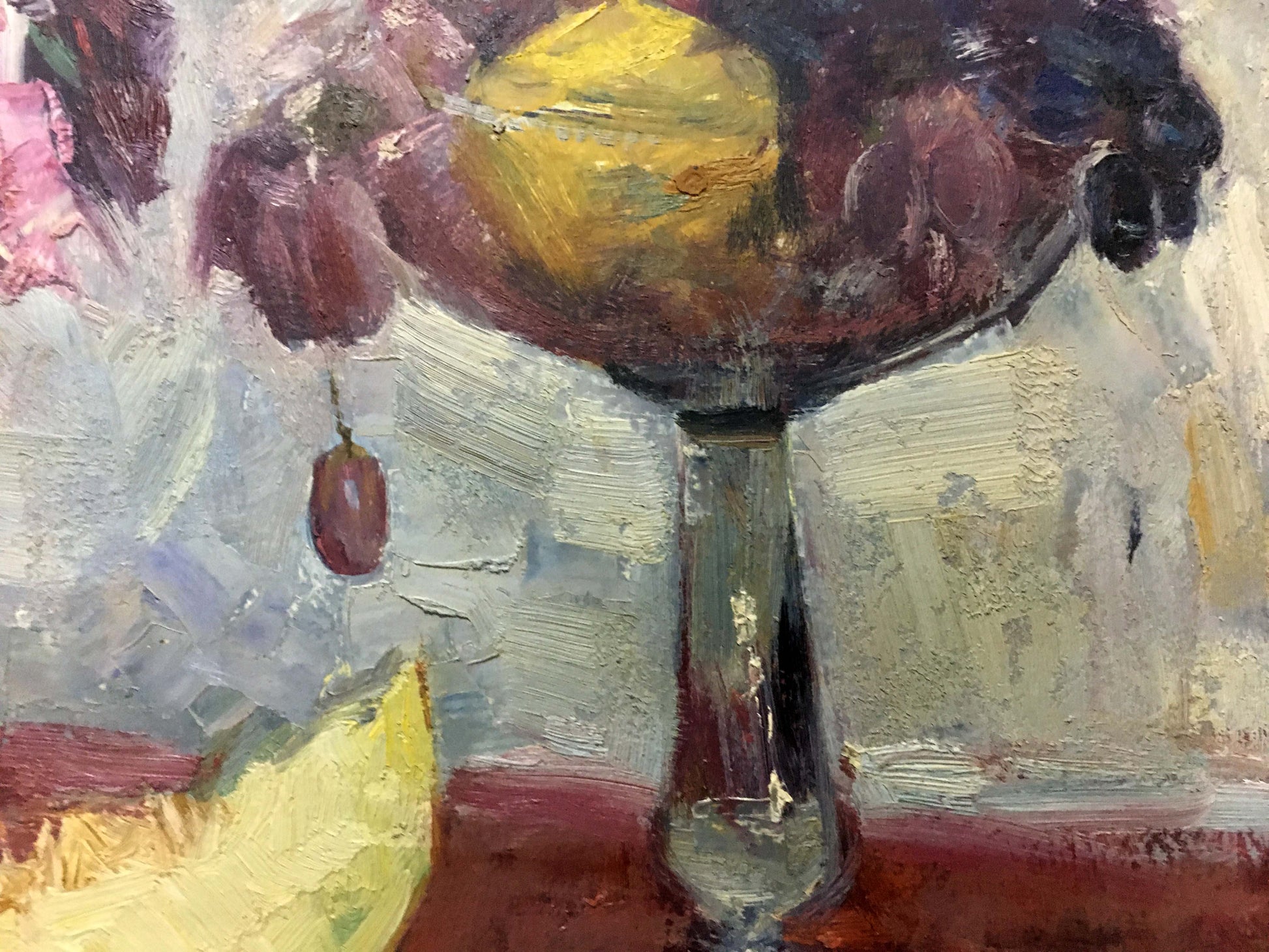 Oil painting by Skubko Sergey Mikhailovich: vase with purple grapes and red grape