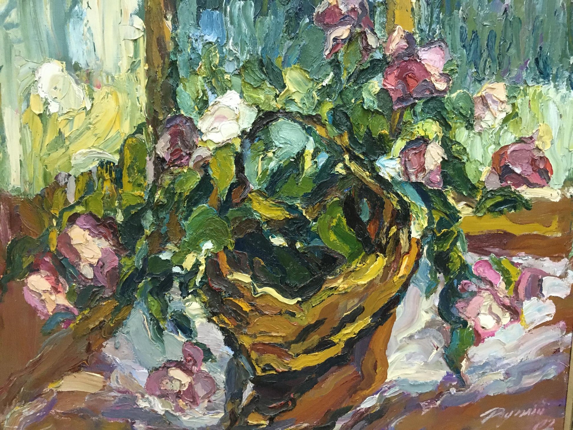 Vibrant impressionist oil painting by Sergey Dupliy: golden bowl with roses and leaves