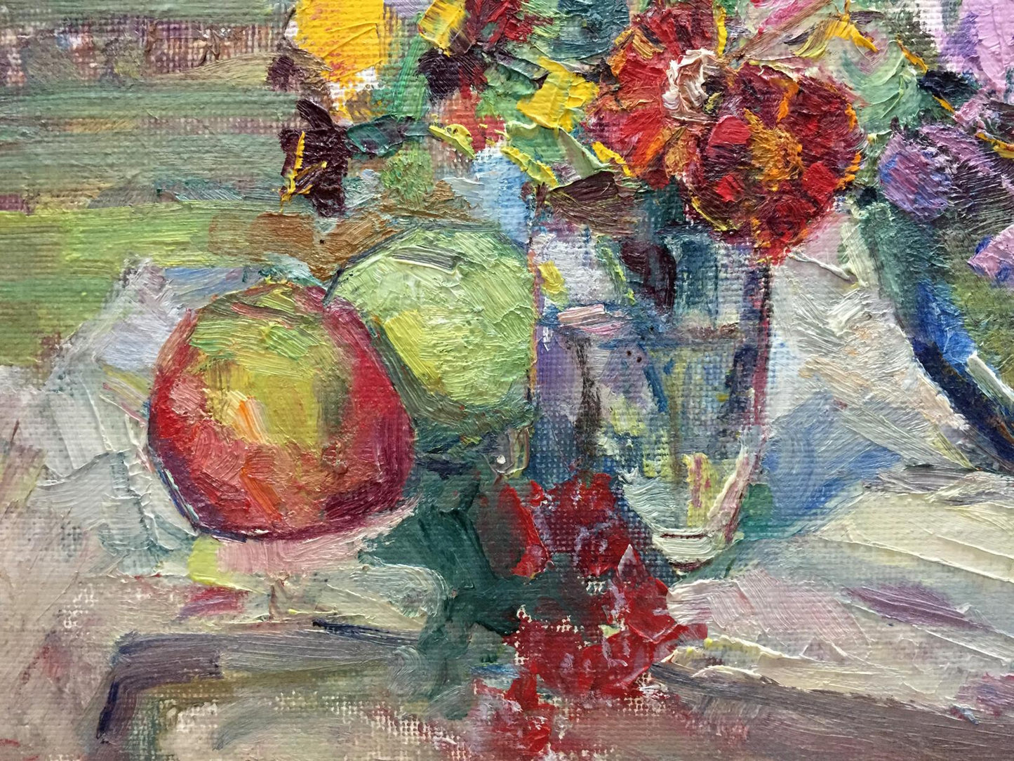 Oil painting Lilac by Vera Dovgalevskaya: red apple and colorful flowers